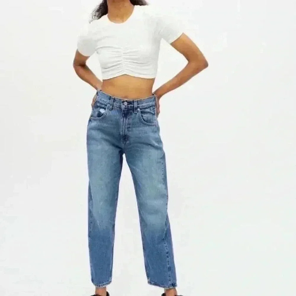 Urban Outfitters BDG High‎ Rise Carrot Jeans Medium Wash Denim Size 30